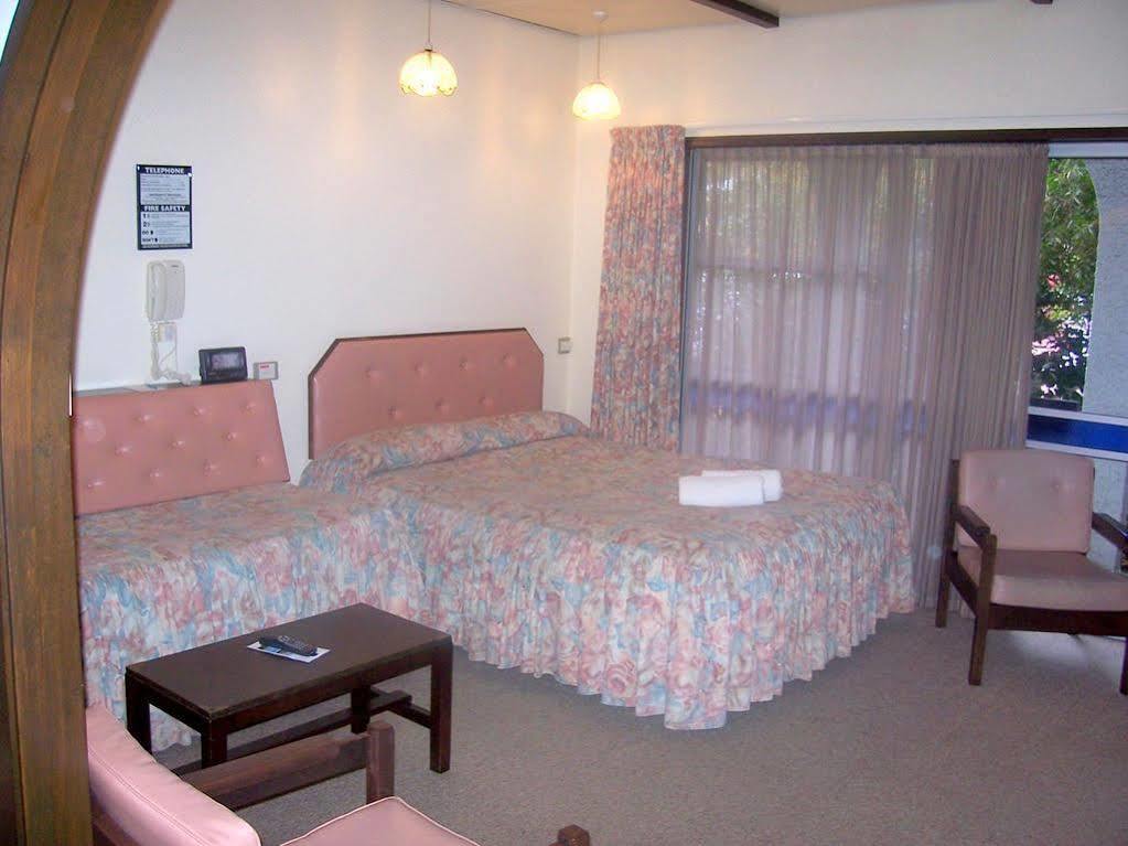 Alcala Motor Lodge Dunedin Extérieur photo